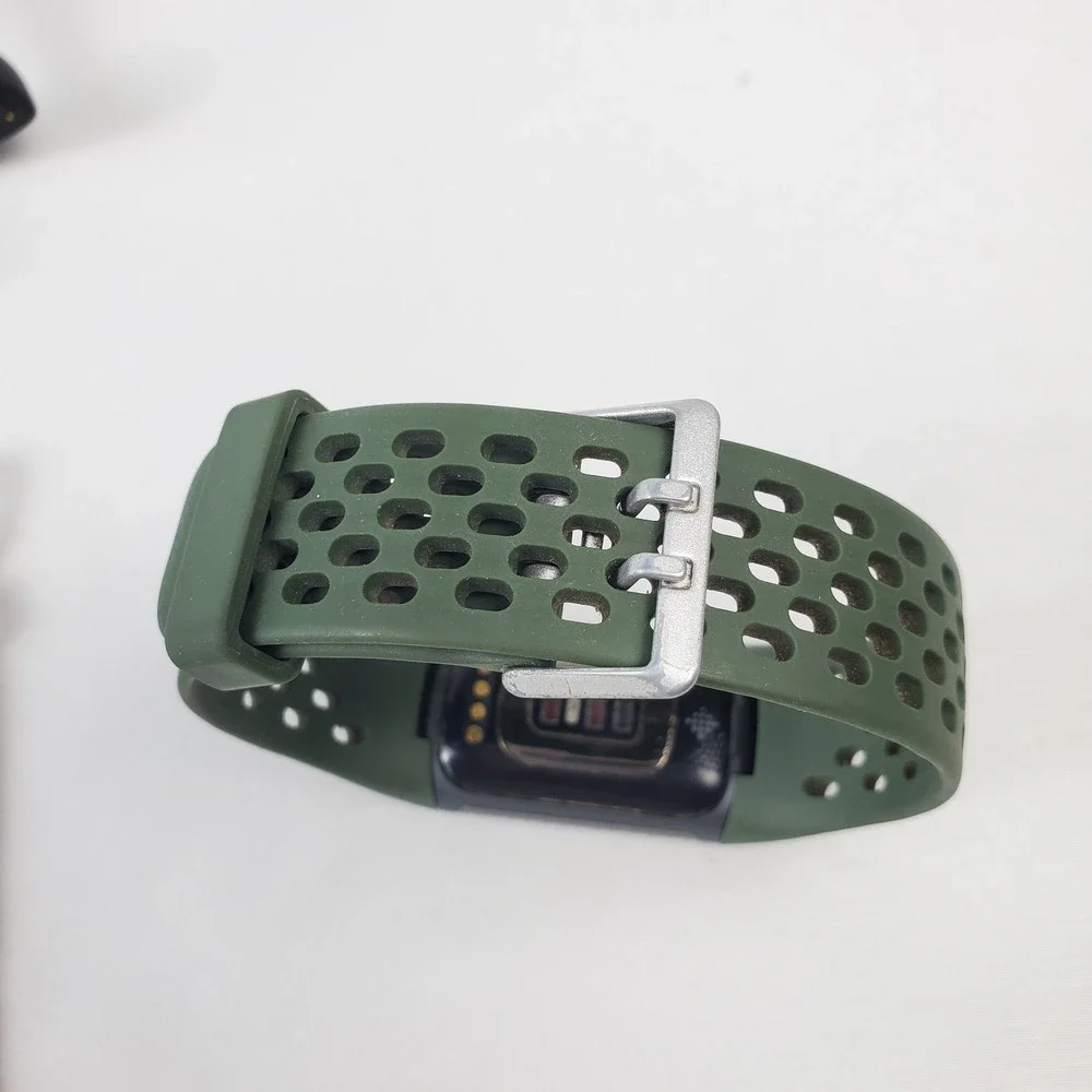 Fitbit Charge 5 Fitness Tracker Black Green w/ Cable, Extra Band, Guide